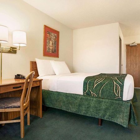 Travelodge By Wyndham Morrill Экстерьер фото