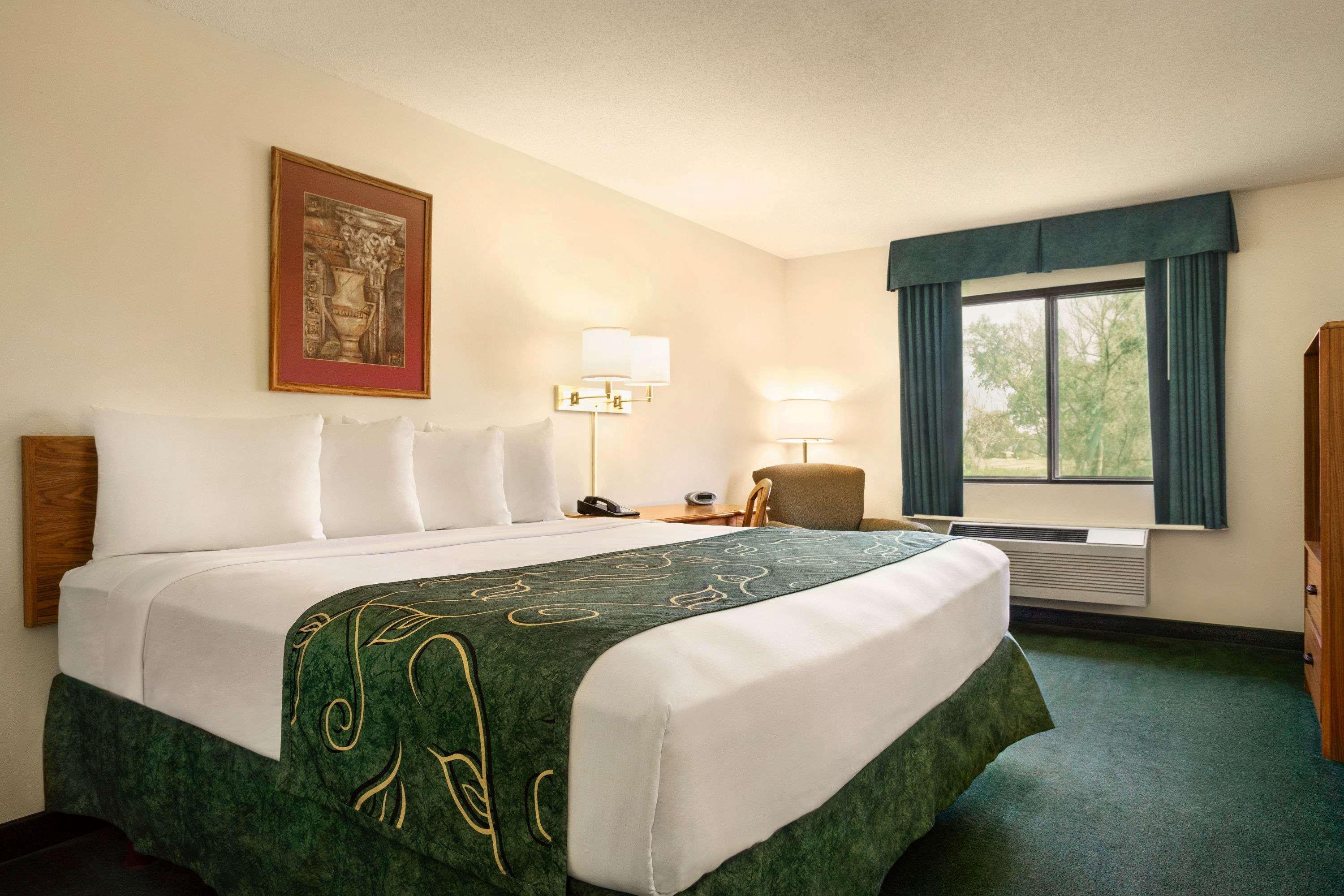 Travelodge By Wyndham Morrill Экстерьер фото