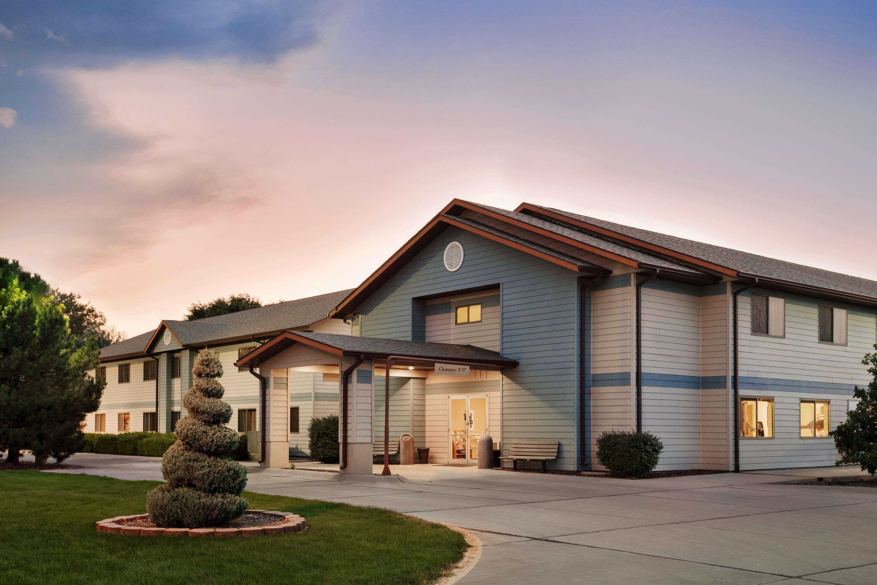 Travelodge By Wyndham Morrill Экстерьер фото