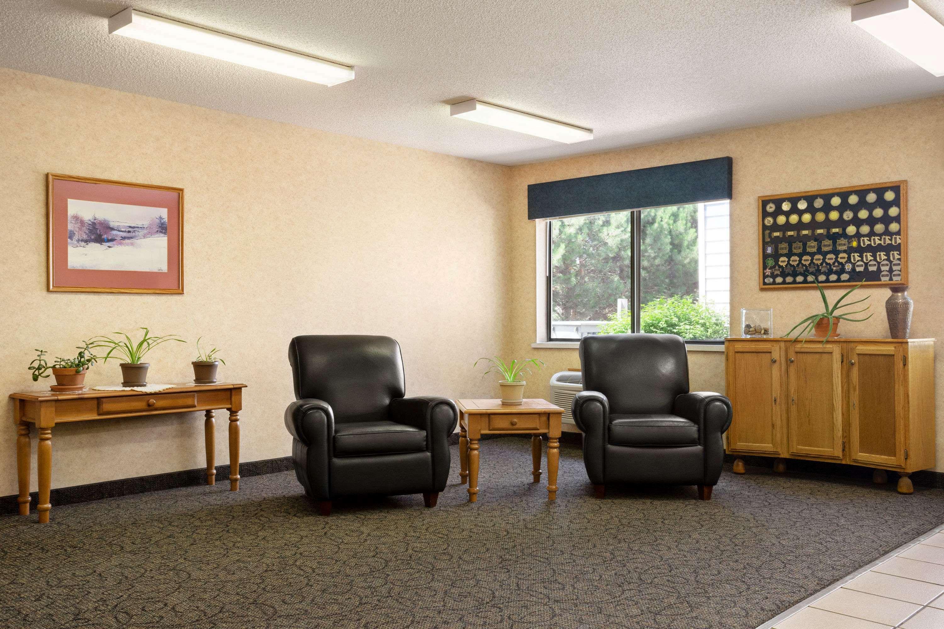 Travelodge By Wyndham Morrill Экстерьер фото